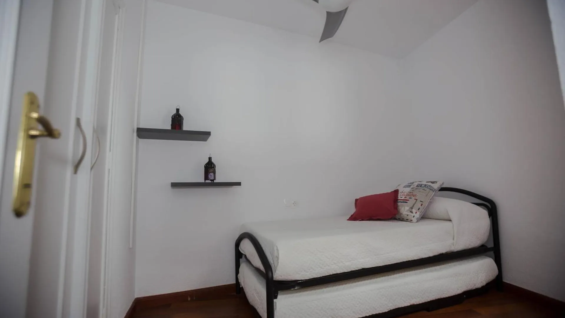 Munda Moon Villa Cordoba 0*,
